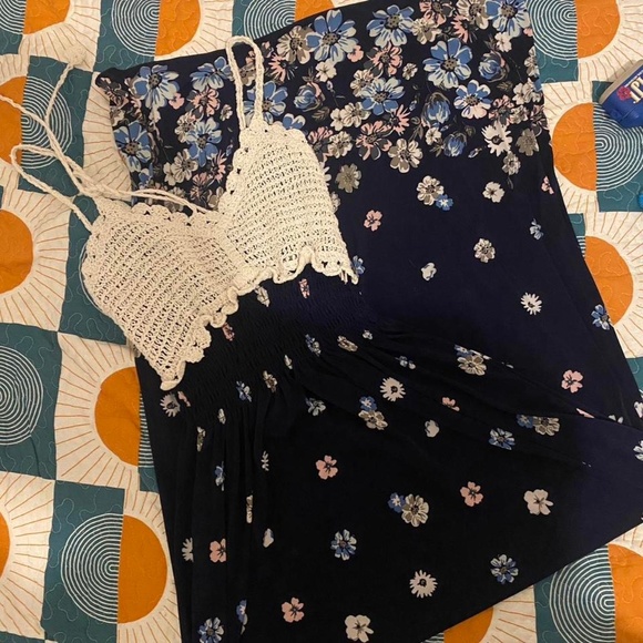 Dresses & Skirts - Cute maxi dress crochet top